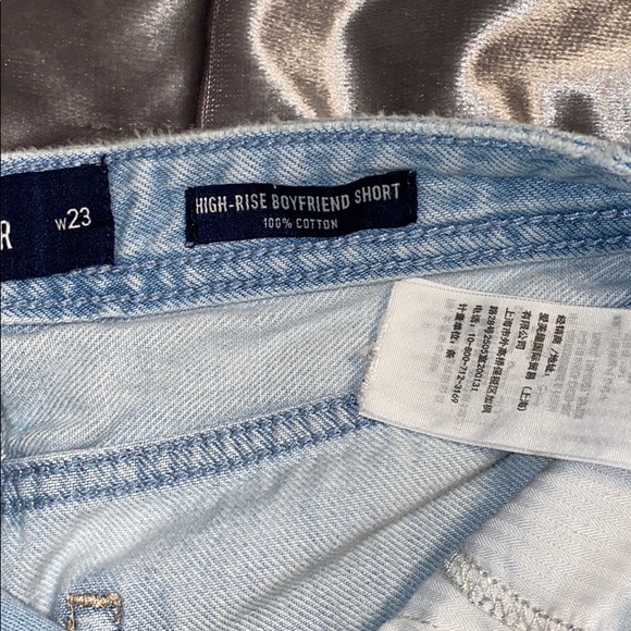 Distressed high rise Hollister blue jean shorts - Picture 4 of 4